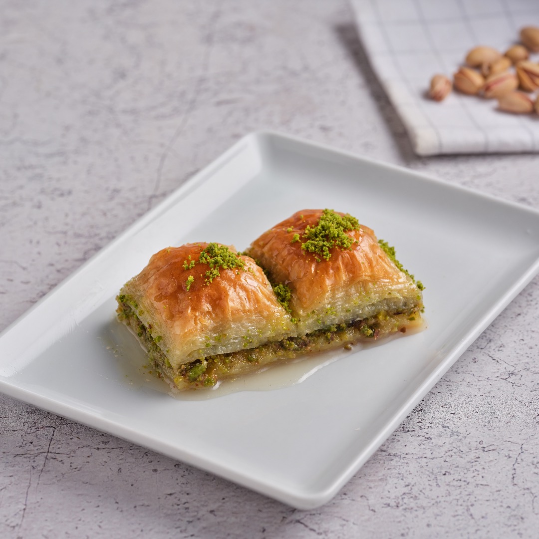 Sütlü Fıstıklı Baklava